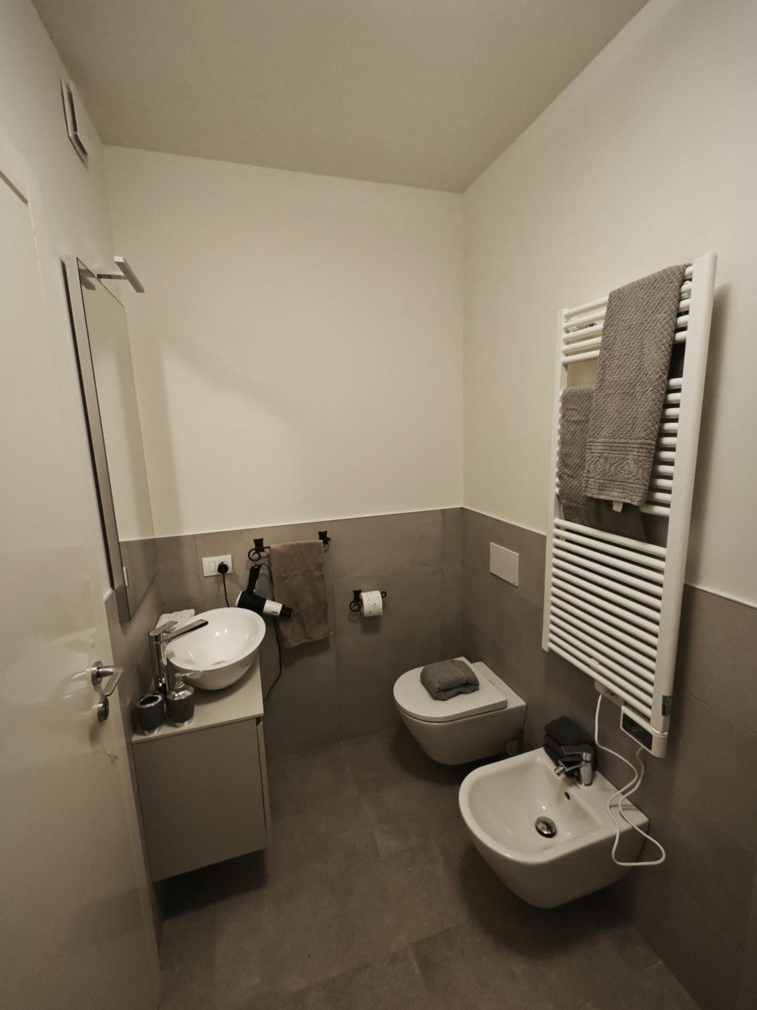 Miriam Apartment Bergamo Bagian luar foto